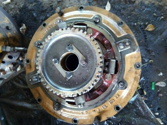 ขายครับ จานกดครัช แผ่นครัช แผ่นเหล็กรถแทรกเตอร์ D-4 D-5 D-6 สภาพตามรูป  ขายไม่แพง