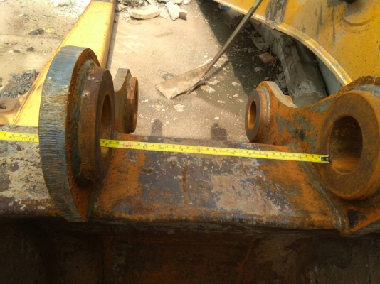 ขายบุ้งกี่เก่า ซ่อมใหม่ หน้ากว้าง 95 ซม. ใส่ PC-200-5-6-7-8 โกเบ ก็ใส่ได้ ขาย 16000 บาทครับ