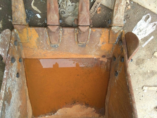 ขายบุ้งกี่เก่า ซ่อมใหม่ หน้ากว้าง 95 ซม. ใส่ PC-200-5-6-7-8 โกเบ ก็ใส่ได้ ขาย 16000 บาทครับ