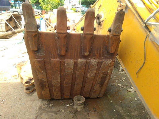 ขายบุ้งกี่เก่า ซ่อมใหม่ หน้ากว้าง 95 ซม. ใส่ PC-200-5-6-7-8 โกเบ ก็ใส่ได้ ขาย 16000 บาทครับ