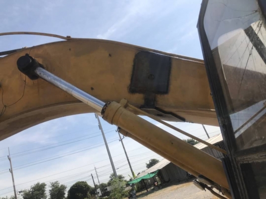 ขาย 285,000 KOBELCO sk200-2 sdl ตัวเดินใหญ่ เครื่องดี ปั้มแรง เอวแน่น แผ่นแทร็กหลวมบูมอาร์มมีรอยปะ เอกสารซื้อขาย รถอยู่ ปทุมธานี สามโคก 090-772-3710 090-772-3708