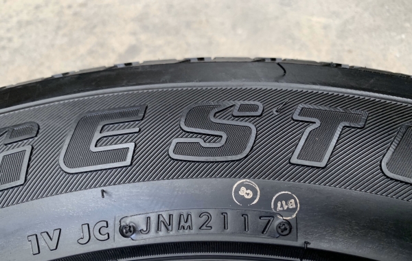 ยาง 255-60-18 Bridgestone ปี 17 สภาพป้ายแดงถอดเก็บ ไม่ได้ใช้งาน ยาง 255-60-18 Bridgestone ปี 17 สภาพป้ายแดงถอดเก็บ ไม่ได้ใช้งาน