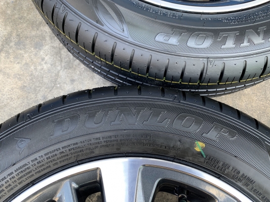 ล้อแม็กป้ายแดง Toyota Yaris Ativ ขอบ 15 สีเทาหน้าเงา พร้อมยางใหม่ป้ายแดง 185-60-15 Dunlop ปี 19 ใหม่ยกห้าง