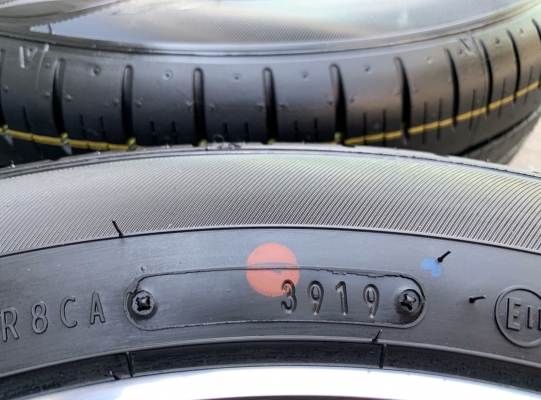 ล้อแม็กป้ายแดง Toyota Yaris Ativ ขอบ 15 สีเทาหน้าเงา พร้อมยางใหม่ป้ายแดง 185-60-15 Dunlop ปี 19 ใหม่ยกห้าง