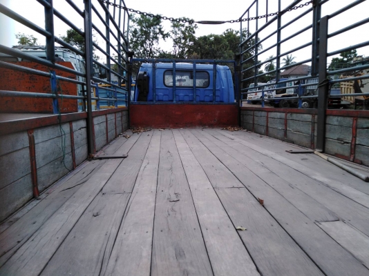 ขายรถบรรทุกหกล้ออีซูซู