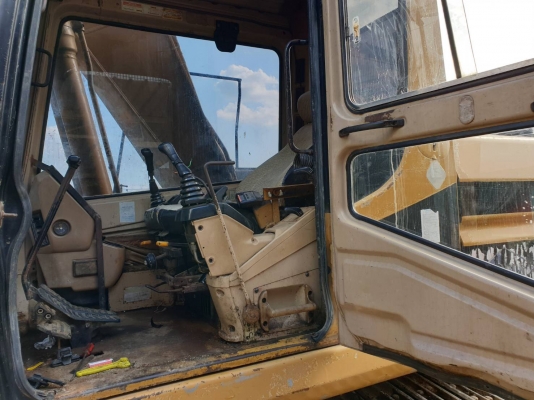 ขายรถแบคโฮมูมยาวCAT 320 V.2 L เอกสารเล่มทะเบียน ราคา.795,000 ต่อรอง รถพร้อมใช้งาน แอร์เย็นไฟฟ้าเต็ม มูมยาว 18 ม.เครื่องเดิมๆแรง ปั้มเดิมๆ เอวมีขยับนิดหน่อย สีเดิม สนใจนัดลองรถได้ที่ 081-3531946 ต่อ.บางนา รถอยู่ กทม