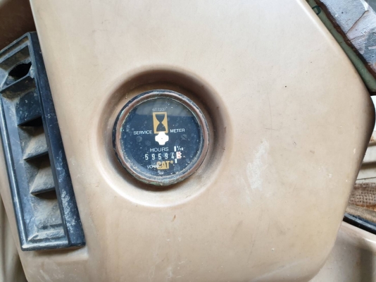 ขายรถแบคโฮมูมยาวCAT 320 V.2 L เอกสารเล่มทะเบียน ราคา.795,000 ต่อรอง รถพร้อมใช้งาน แอร์เย็นไฟฟ้าเต็ม มูมยาว 18 ม.เครื่องเดิมๆแรง ปั้มเดิมๆ เอวมีขยับนิดหน่อย สีเดิม สนใจนัดลองรถได้ที่ 081-3531946 ต่อ.บางนา รถอยู่ กทม