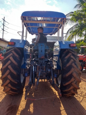 ขายรถไถ FORD 6610 มีเล่ม พร้อมโอน สดได้ ผ่อนได้ ราคา 275,000 บาทสนใจโทร 0952503888