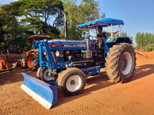 ขายรถไถ FORD 6610 มีเล่ม พร้อมโอน สดได้ ผ่อนได้ ราคา 275,000 บาทสนใจโทร 0952503888