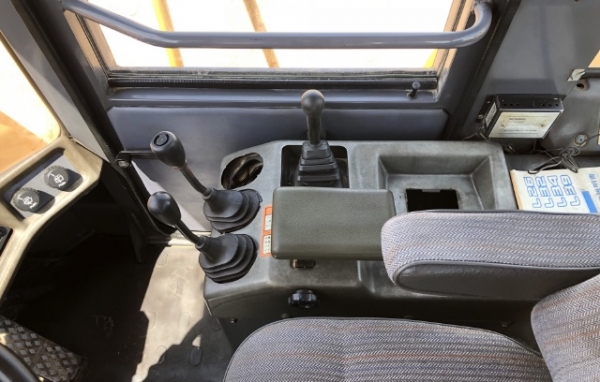 ขายรถตักล้อยาง TCM L26 นำเข้าเองจากญี่ปุ่น สภาพสวยพร้อมใช้ มีVDOการทำงานครับ