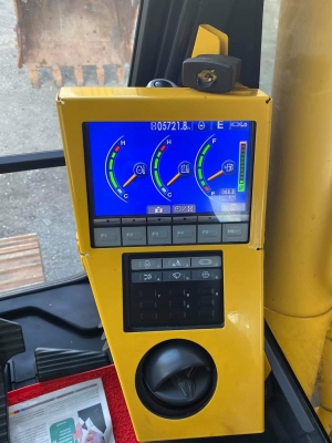 Komatsu 200-8 MO กล้องหลังจอเหลือง กรองอากาศ ใช้งาน 5000ช.มเล่มทะเบียน เจ้าของขายเอง