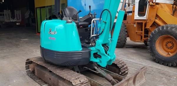 รถตักเล็ก  รถขุด KOBELCO SK30SR ขนาด3ตันเครื่องยนต์3สูบ  ทำงานไว สภาพดีพร้อมใช้งาน เหมาะสำหรับงานขุดขนาดเล็ก งานฟุตติ้ง วางท่อ ราคา350,000บาท สนใจเก่าญี่ปุ่นไม่เคยใช้งานในไทย มีไลน์แย๊ก ติดต่อ โทร 083-4355829, 092-9938255 ,081-8416818 รับรองคุณภ