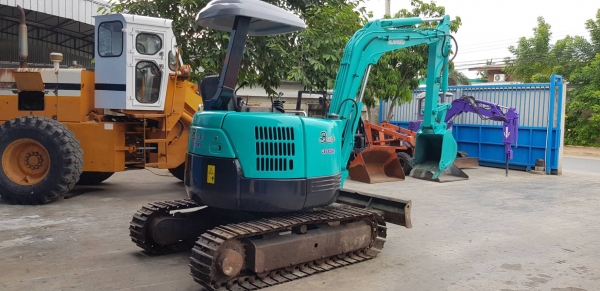 รถตักเล็ก  รถขุด KOBELCO SK30SR ขนาด3ตันเครื่องยนต์3สูบ  ทำงานไว สภาพดีพร้อมใช้งาน เหมาะสำหรับงานขุดขนาดเล็ก งานฟุตติ้ง วางท่อ ราคา350,000บาท สนใจเก่าญี่ปุ่นไม่เคยใช้งานในไทย มีไลน์แย๊ก ติดต่อ โทร 083-4355829, 092-9938255 ,081-8416818 รับรองคุณภ