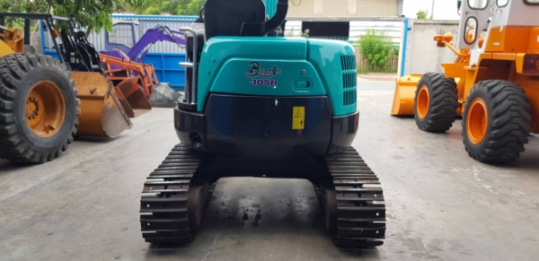 รถตักเล็ก  รถขุด KOBELCO SK30SR ขนาด3ตันเครื่องยนต์3สูบ  ทำงานไว สภาพดีพร้อมใช้งาน เหมาะสำหรับงานขุดขนาดเล็ก งานฟุตติ้ง วางท่อ ราคา350,000บาท สนใจเก่าญี่ปุ่นไม่เคยใช้งานในไทย มีไลน์แย๊ก ติดต่อ โทร 083-4355829, 092-9938255 ,081-8416818 รับรองคุณภ