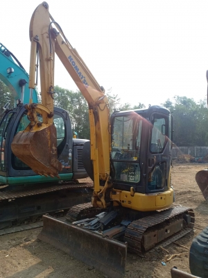 ขายKOMATSU PC35MR-3 เก่านอกแท้  มีลายแย๊ก..ผานสไลด์ได้..ออฟชั่นครบจบในคันเดียว..โทร 089-3818694จ๊อย