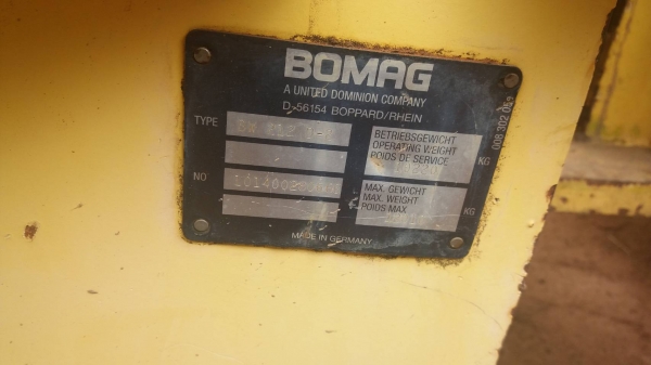 ขายรถบดสั่นสะเทือน 2 เพลาBOMAXเอกสารทะเบียน