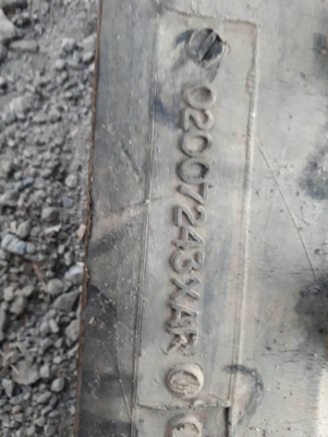 ขายคู่ครับ แทรคยาง เบอร์ 200X72X43 ข้อ สำหรับ รถขุด แบคโฮ รถเกี่ยวข้าว รถบรรทุก เก่าญี่ปุ่น สภาพสวย