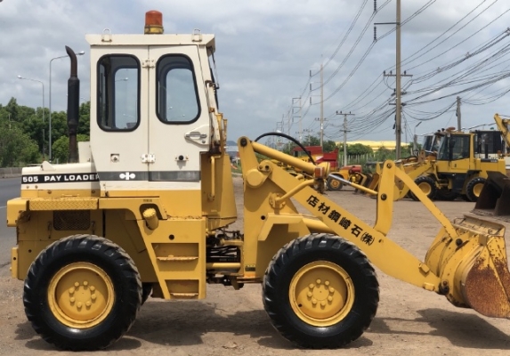 ขายรถตักล้อยาง KOMATSU 505 (เทียบเท่า WA70) (1,XXX ชั่วโมง) นำเข้าเองจากญี่ปุ่น สภาพสวยพร้อม  มีVDOการทำงานครับ