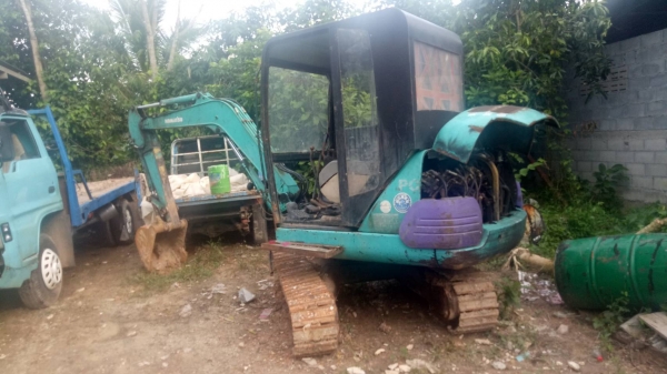 KOMATSU PC30-7 สภาพสวยพร้อมใช้งานราคา 320,000