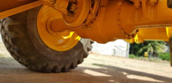 งานเนียน #KOMATSU510 เครื่องยนต์4D105  เก่านอกไม่เคยใช้งานในไทย เครื่องเดิมยางเดิมYOKOHAMA เพิ่มเติมคือความสะอาดละมุนละไม ราคา665,000 บาท สนใจสอบถามได้ครับ 083-4355829 , 081-8416818 #KPGแทรคเตอร์ หรือ กดไปที่ลิ้งค์้เพื่อสอบถาม Line: https://line.me/R/ti/p