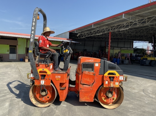 ขายรถบด2.5ตันDYNAPACรุ่นCC102รถนอกนำเข้าเอวอ่อนขับ2เพลาเครื่องดีเซล2สูบ สภาพดีพร้อมใช้งาน มีให้เลือกหลายคันหลายขนาดสนใจติดต่อ0818302909จิรโรจน์ Id Line:Jiraroj2909