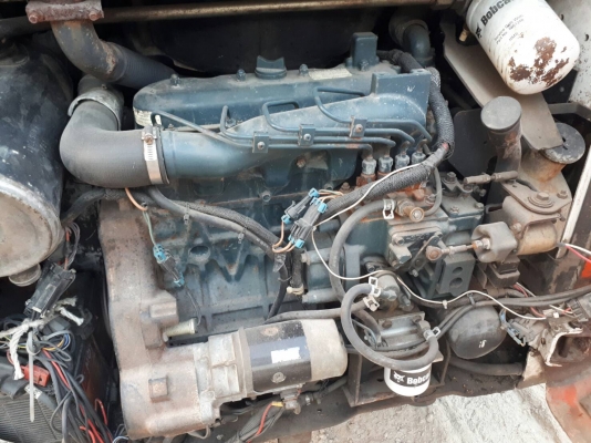 ตรวจเช๊ค พร้อมใช้งานได้ทุกระบบครับ รถตักล้อยาง BOBCAT 753 เครื่อง KUBOTA ดีเซล 4 สูบ เก่าญี่ปุ่น ตักได้ 1 คิว