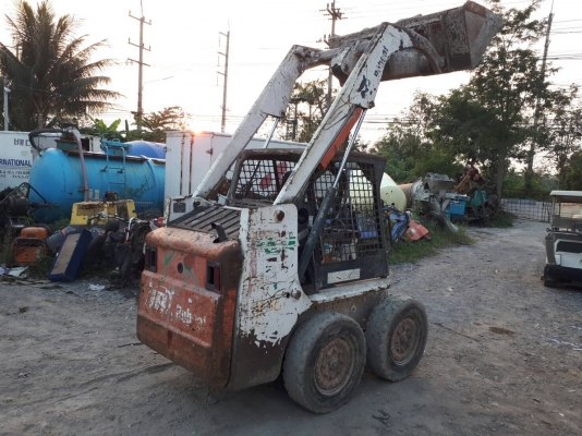 ตรวจเช๊ค พร้อมใช้งานได้ทุกระบบครับ รถตักล้อยาง BOBCAT 753 เครื่อง KUBOTA ดีเซล 4 สูบ เก่าญี่ปุ่น ตักได้ 1 คิว
