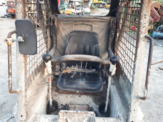 ตรวจเช๊ค พร้อมใช้งานได้ทุกระบบครับ รถตักล้อยาง BOBCAT 753 เครื่อง KUBOTA ดีเซล 4 สูบ เก่าญี่ปุ่น ตักได้ 1 คิว