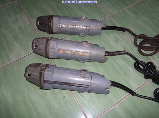 ขายเหมา เครื่องเจียร์ 4"MAKITA รุ่น 9500NB จากญี่ปุ่น 3000 พร้อมส่ง ขายเหมา เครื่องเจียร์ 4"MAKITA รุ่น 9500NB จากญี่ปุ่น 3000 พร้อมส่ง