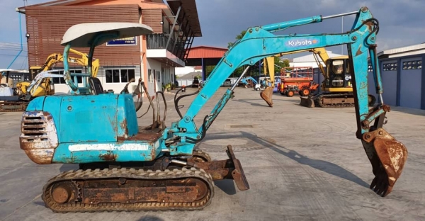 ขายด่วน195,000บาทรถแบคโฮคูโบต้าK30คอลโทลสั้นน้ำมันปั้มนี้วเทียบเท่าPC30รถนอกสถาพดีพร้อมใช้เพิ่งนำเข้ามายังไม่เคยใช้งานในไทยเลย