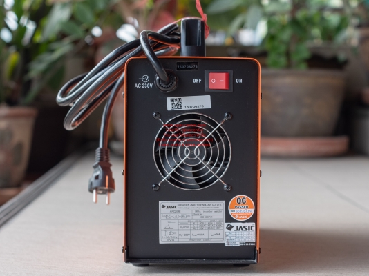 เครื่องเชื่อมอินเวอร์เตอร์ กระแสไฟเชื่อม 10-160 แอมป์ JASIC รุ่น ARC204E สภาพใหม่ ยกกล่อง