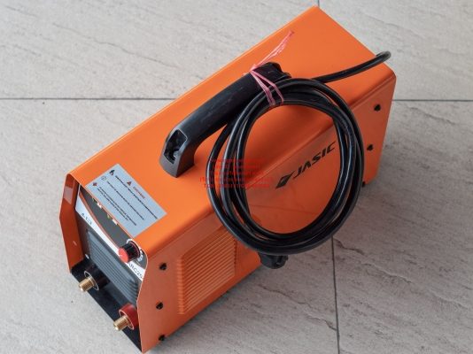 เครื่องเชื่อมอินเวอร์เตอร์ กระแสไฟเชื่อม 10-160 แอมป์ JASIC รุ่น ARC204E สภาพใหม่ ยกกล่อง