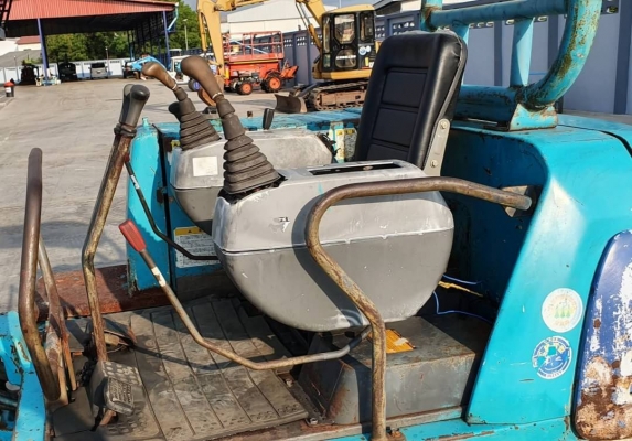 จองก่อนมีสิทธิก่อน ด่วนๆ 195,000บาทรถแบคโฮคูโบตา K30 คอลโทลสั้นน้ำมัน  ปั้มนี้วเทียบเท่า  PC30  รถนอกสถาพดีพร้อมใช้เพิ่งนำเข้ามายังไม่เคยใช้งานในไทยเลย     เครื่องคูโบต้า4สูบ  เครื่องดีปั้มเเรง  บูมอาร์มสวยช่างล่างดี  รถสวยไฟฟ้าเต็มเร็วแรงไม่โหลด  พร้อมใช