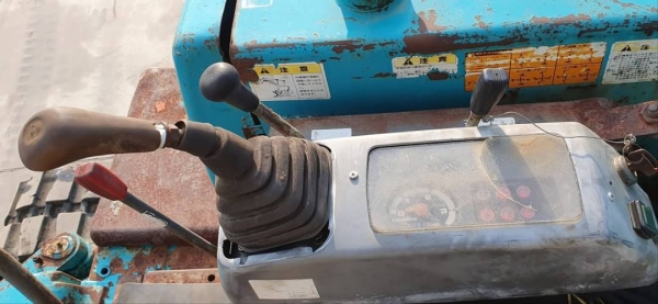 จองก่อนมีสิทธิก่อน ด่วนๆ 195,000บาทรถแบคโฮคูโบตา K30 คอลโทลสั้นน้ำมัน  ปั้มนี้วเทียบเท่า  PC30  รถนอกสถาพดีพร้อมใช้เพิ่งนำเข้ามายังไม่เคยใช้งานในไทยเลย     เครื่องคูโบต้า4สูบ  เครื่องดีปั้มเเรง  บูมอาร์มสวยช่างล่างดี  รถสวยไฟฟ้าเต็มเร็วแรงไม่โหลด  พร้อมใช