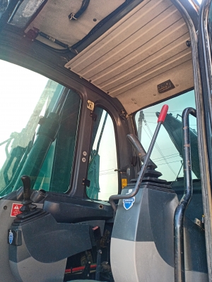 ขาย..KOBELCO SK140LC-8. สภาพสวย เครื่องปั๊มดี แทรคใหญ่ ใช้งานมา หมื่นกว่าๆๆโทร 089-3818694 จ๊อย