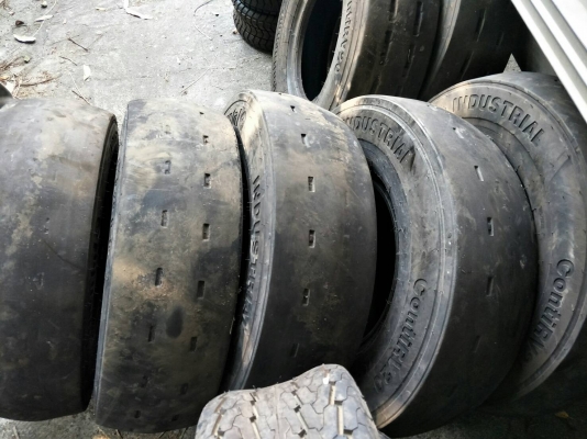 ยาง 825-15 สวยๆ เส้นละ 1000 บาท