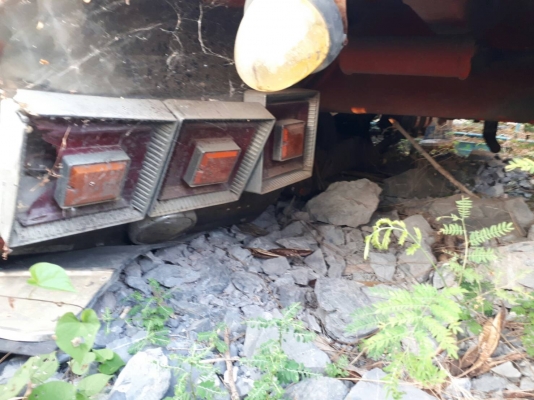 ขายถูกๆ กระบะ ยกดั้ม รถบรรทุก สิบล้อ พร้อมปั้มไฮโดรลิก มีมอเตอร์ไฟฟ้า พับเก็บผ้าคลุมกันของตกหล่น กXย = 2.35 x 5.50  ม เก่าญี่ปุ่น