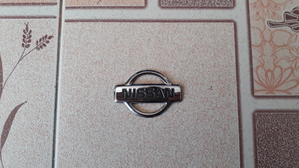 โลโก้ NISSAN ติดท้ายรถ ตัวเล็ก แท้ จากญี่ปุ่น