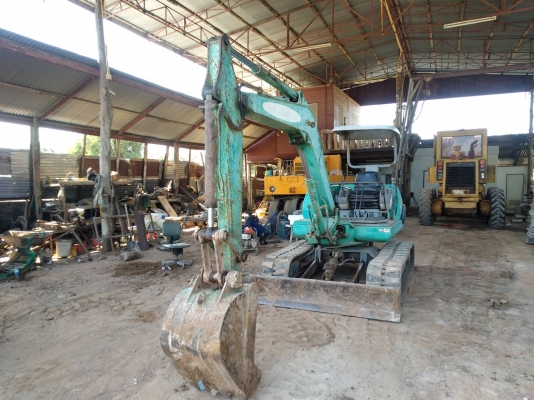 KOMATSU PC40-7