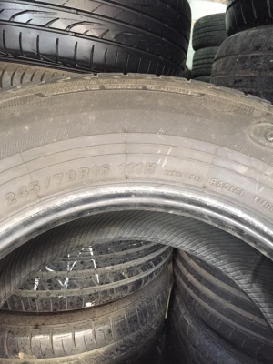 ขายยางYokohama 245/70/16ปี16 ดอกยางแน่นๆ ใช้ได้อีกยาวนาน โทร0879050181.ส่งได้ครับ