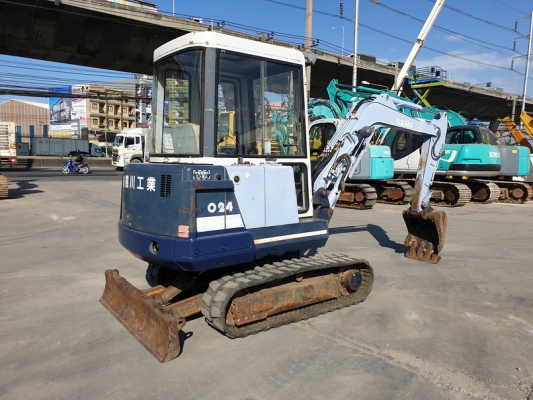 รถขุดเล็ก Kubota KX-024 ขนาด 2.5ตัน ตู้เก๋ง สภาพเดิมๆจากญี่ปุ่น รถขุดเล็ก Kubota KX-024 ขนาด 2.5ตัน ตู้เก๋ง สภาพเดิมๆจากญี่ปุ่น