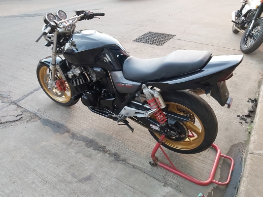 ขาย HONDA CB400 TECH1 ปี2001 เดิมๆ สีสวย มีท่อแต่ง กันล้ม แฮนด์บาร์ ยางใหม่หน้าหลัง อินวอยส์ สรรพสาม