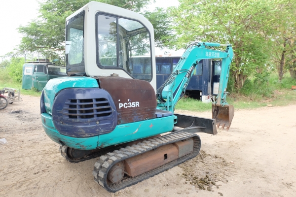 Komatsu pc35R-8 มีเก๋งเก่าญี่ปุ่นไม่เคยใช้ในไทย 086-1602189 เอกสารครับ