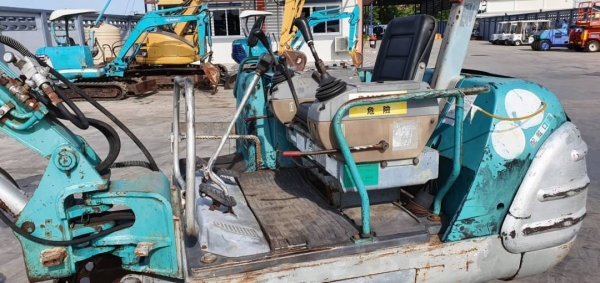 ขายด่วนลดกะหน่ำราคาพิเศษ215,000บาทรถแบคโฮKOBELCO.SK30-2คลนโทลน้ำมันปั้มนี้วเร็วแรงไม่โหลดเครื่อง 3สูบเครื่องดีรถนอกเพื่งนำเข้ามาใหม่จากญี่ปุ่นยังไม่ได้ใช้ในไทยเลย