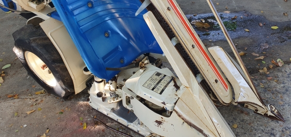 รถเกี่ยวข้าวมัดทิ้ง  สอบถามได้ครับ id 0819170852 ราคา 14500 บาท