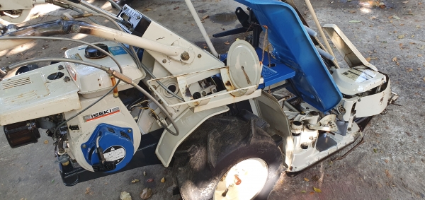 รถเกี่ยวข้าวมัดทิ้ง  สอบถามได้ครับ id 0819170852 ราคา 14500 บาท