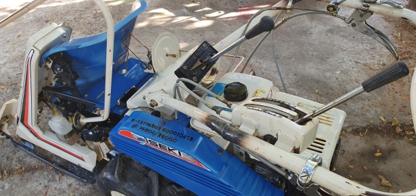 รถเกี่ยวข้าวมัดทิ้ง  สอบถามได้ครับ id 0819170852 ราคา 14500 บาท