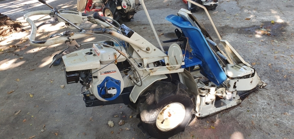 รถเกี่ยวข้าวมัดทิ้ง  สอบถามได้ครับ id 0819170852 ราคา 14500 บาท