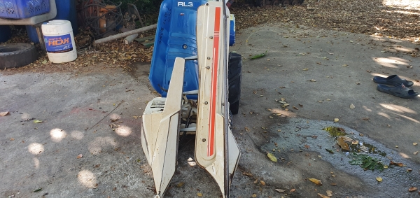 รถเกี่ยวข้าวมัดทิ้ง  สอบถามได้ครับ id 0819170852 ราคา 14500 บาท