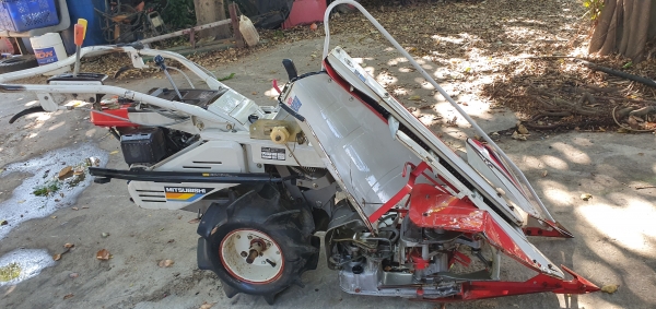 รถเกี่ยวข้าวมัดทิ้ง สอบถามได้ครับ id 0819170852 ราคา 14500